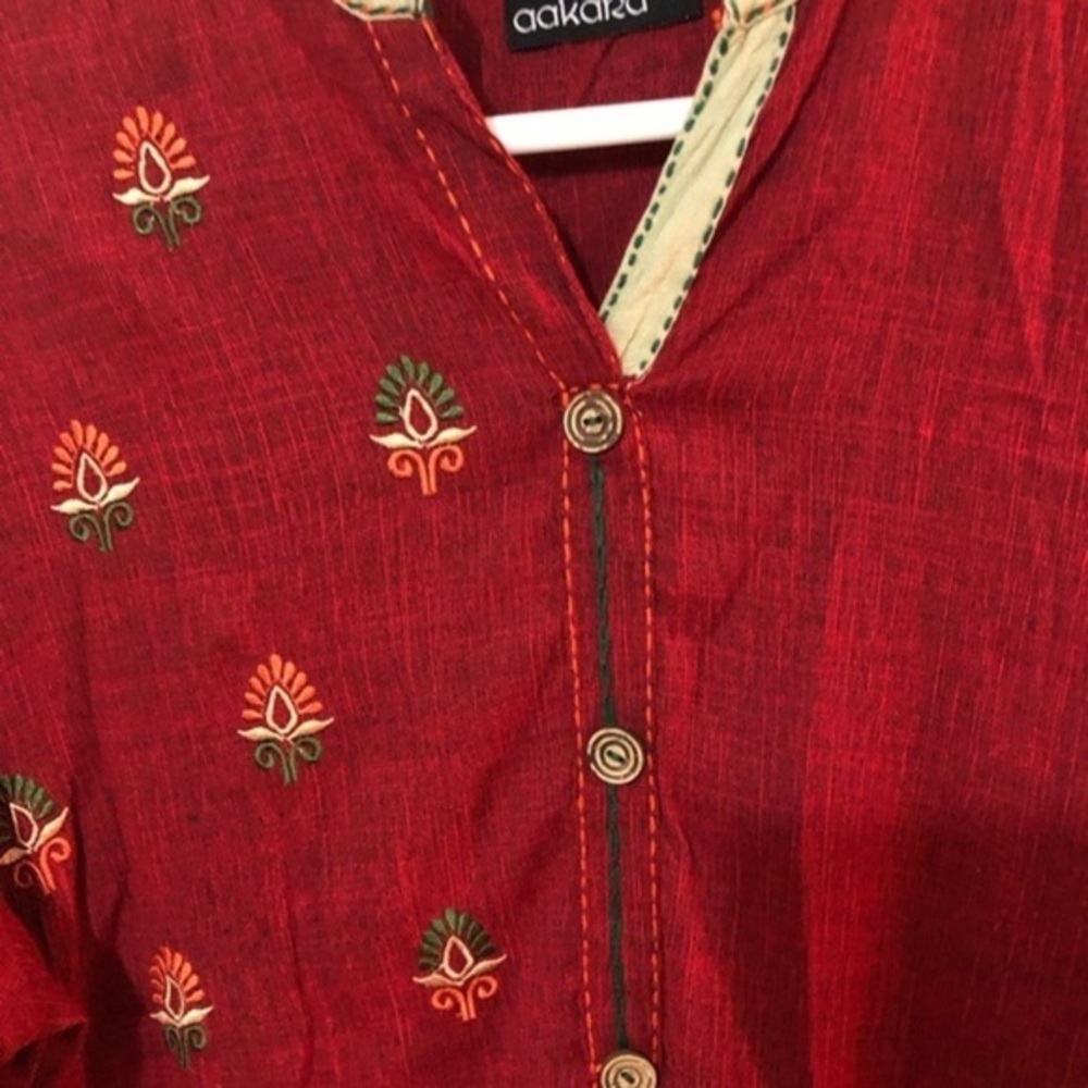 Embroidered burgundy Kurta. Size XL. Boho. Ethnic. Indian.